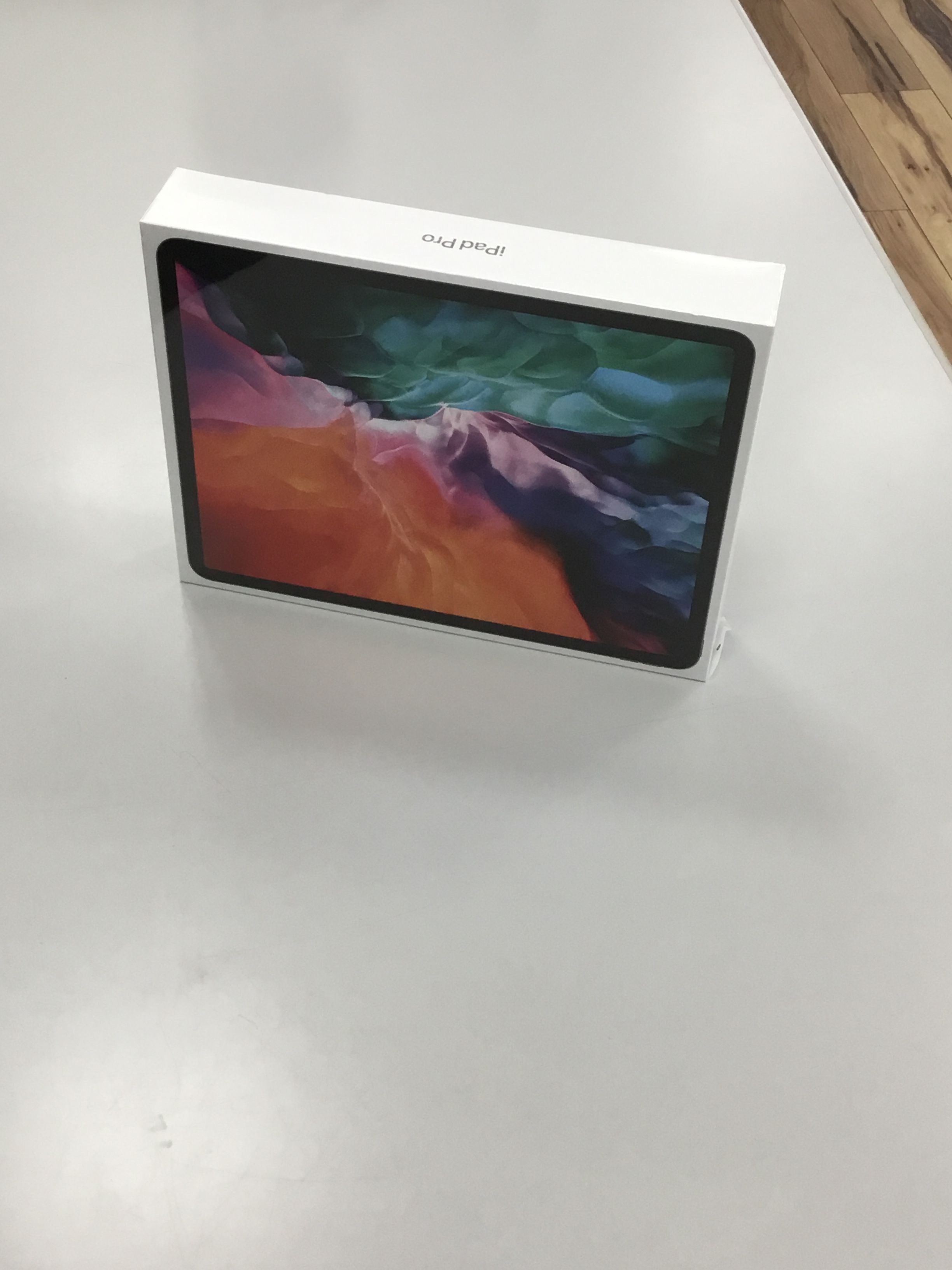 Apple/アップル iPad Pro 12.9インチ 第4世代 Wi-Fi 512GB 2020年春モデル MXAX2J/A [スペースグレイ]タブレット