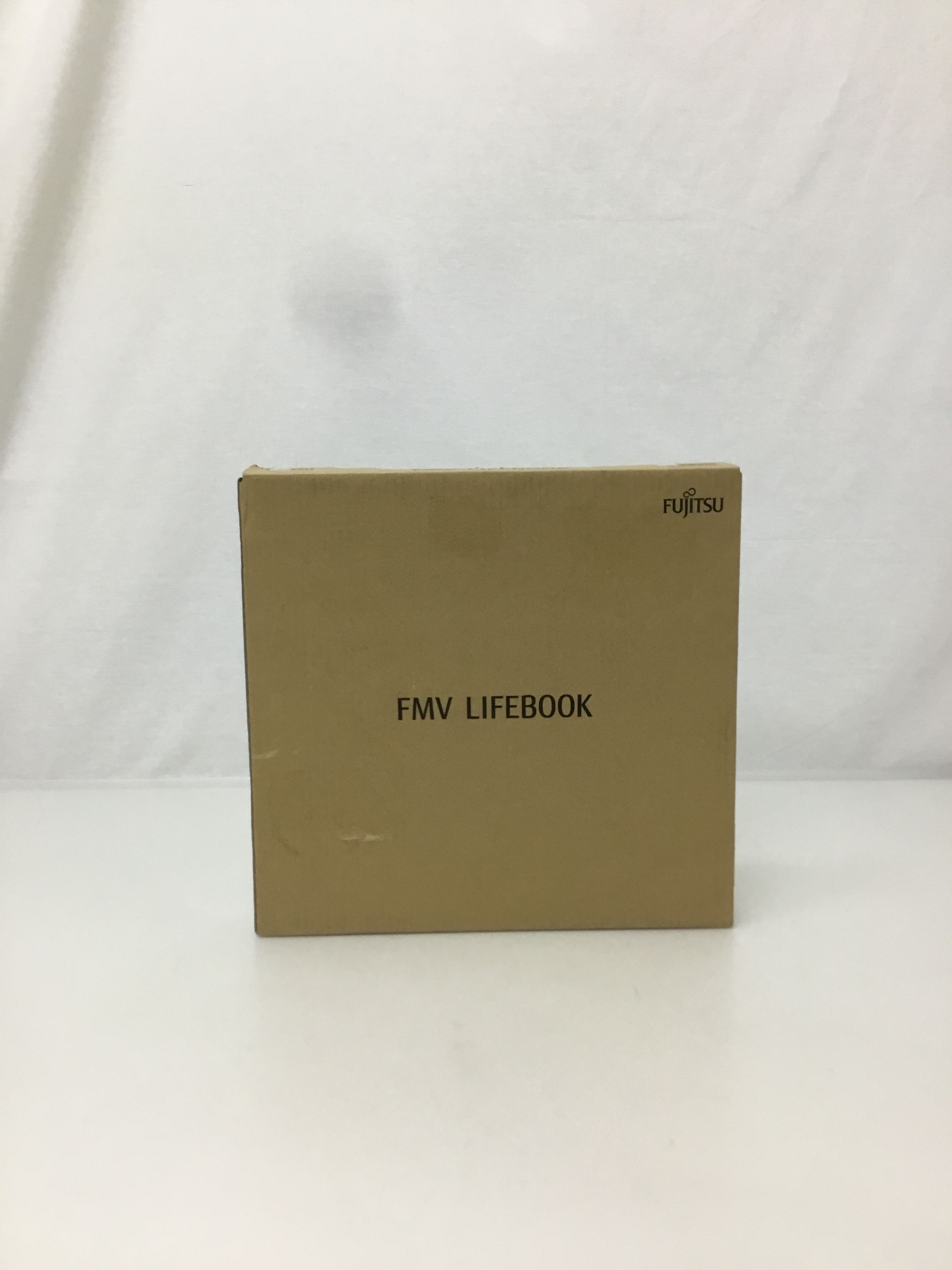 FUJITSU/富士通 FMV LIFEBOOK UH75/D2 FMVU75D2W [アーバンホワイト] ノートパソコン