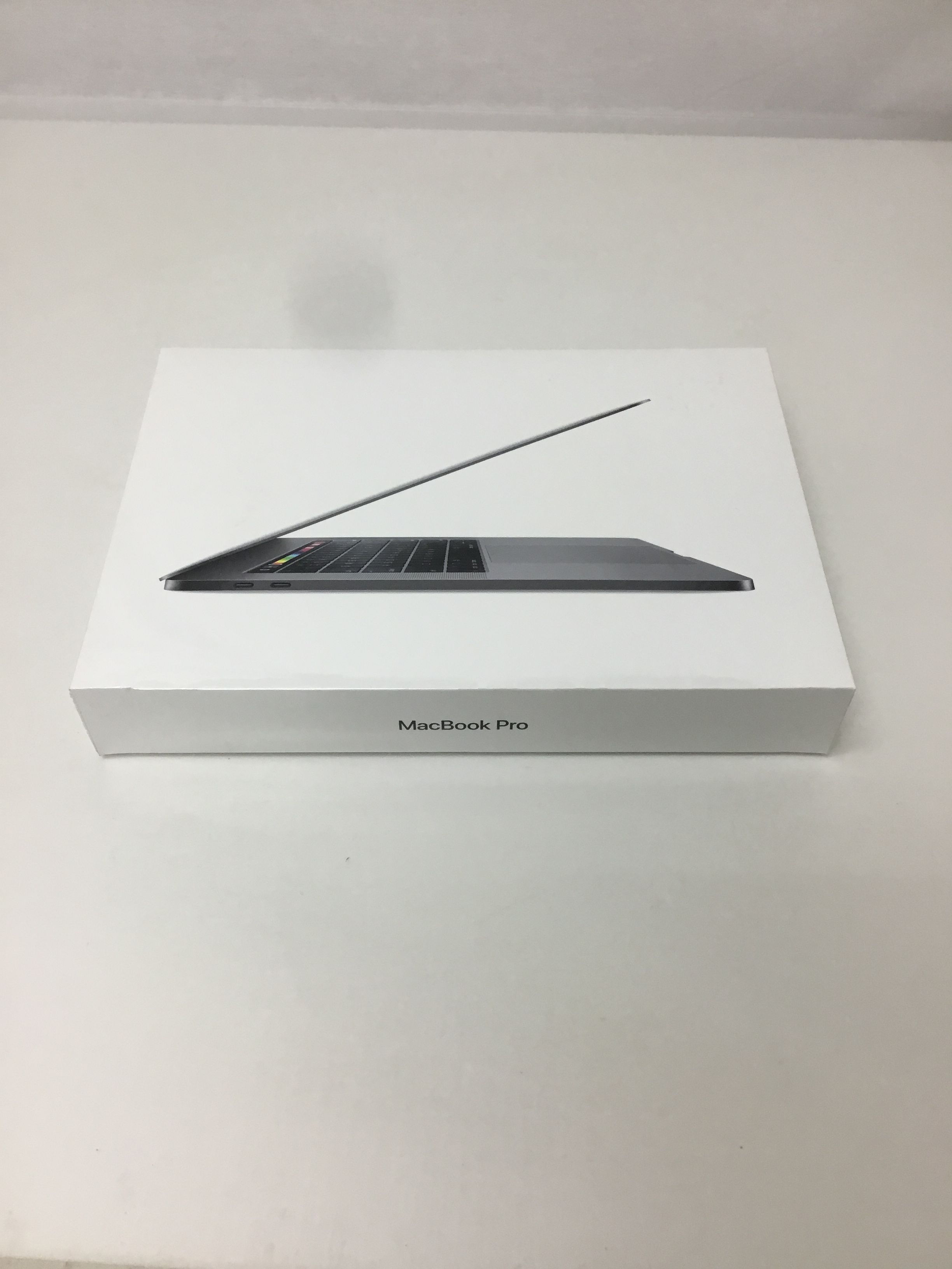 Apple/アップル  MacBook Pro 15インチ MR952J/A [スペースグレイ] ノートパソコン