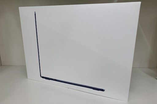 MacBook Air 13.6インチ Liquid Retinaディスプレイ MC6C4J/A [ミッドナイト]