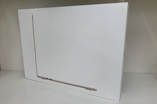 MacBook Air 13.6インチ Liquid Retinaディスプレイ MC6A4J/A [スターライト]