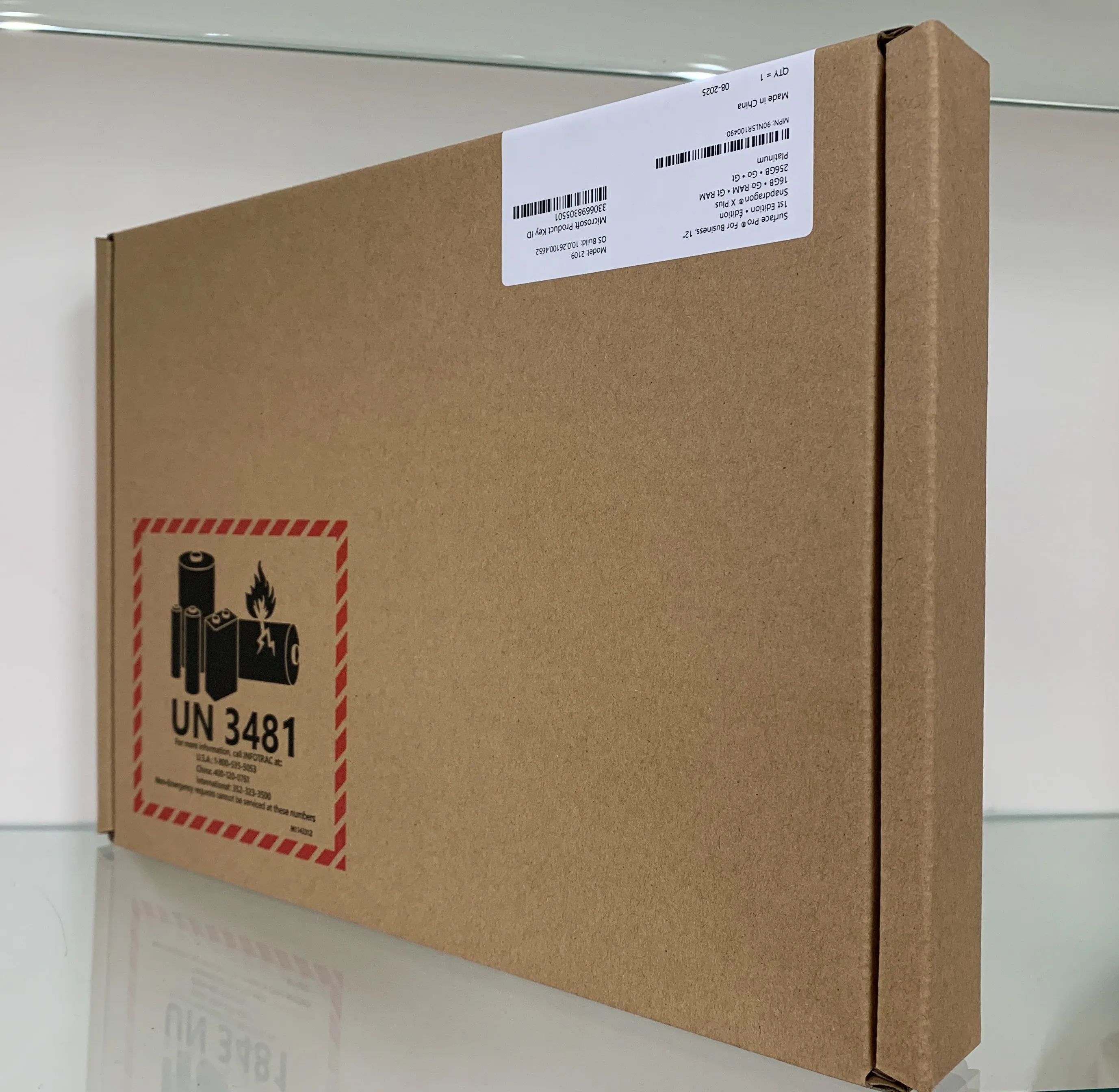 Surface Pro 12インチ EP2-27273 [プラチナ]お買取りしました！