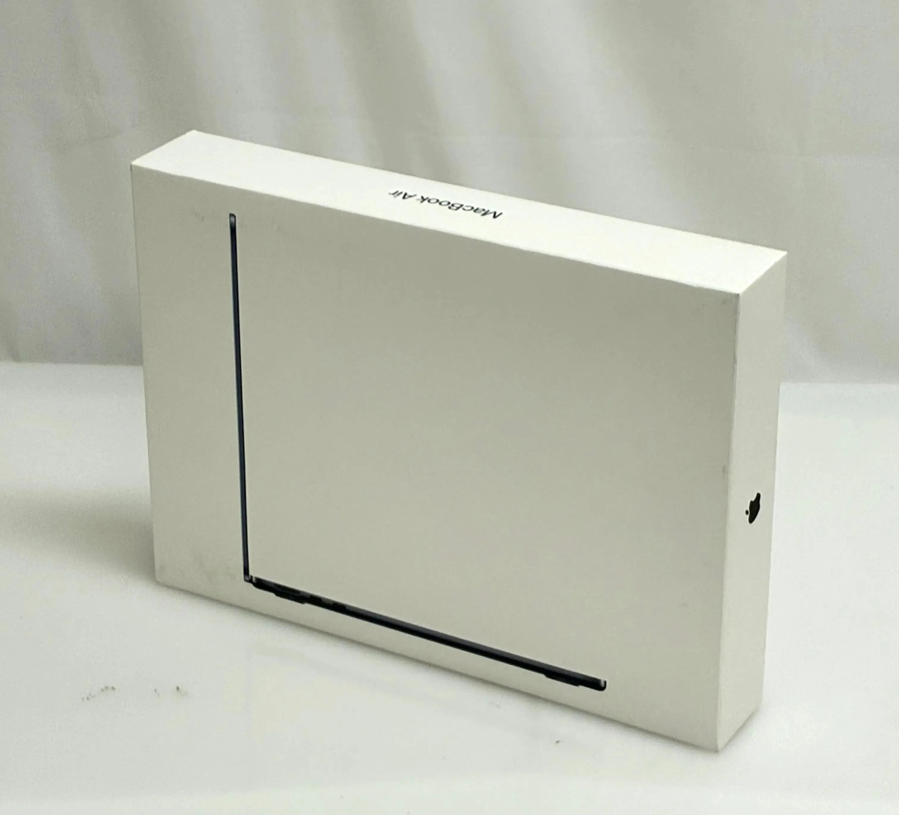 MacBook Air 13.6インチ Liquid Retinaディスプレイ MDHE4J/A [ミッドナイト] お買取りいたしました！