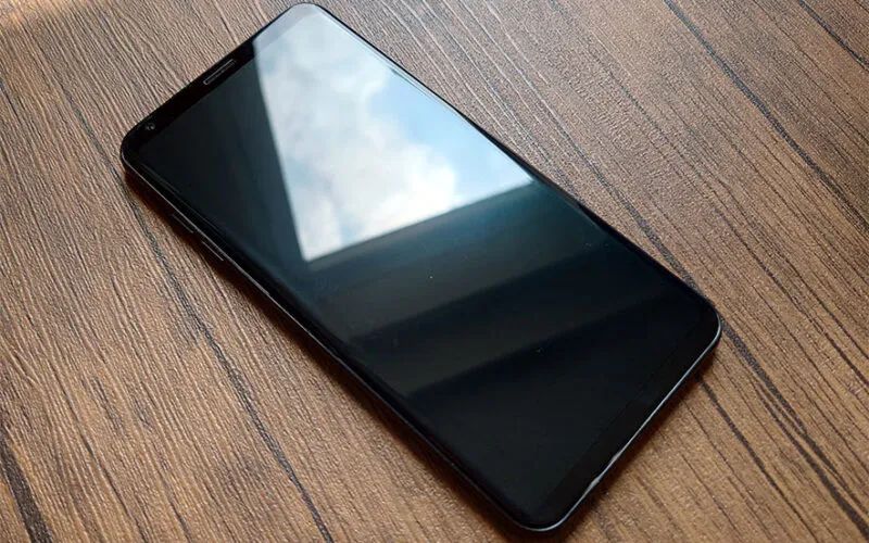 LG isai V30+ LGV35 買取実績