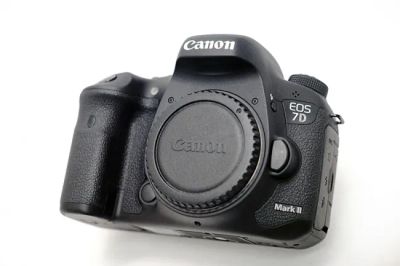 キヤノン EOS 7D Mark II ボディ カメラ