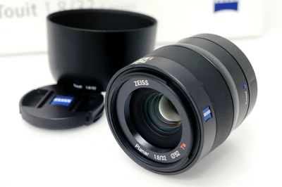 カールツァイス Touit 1.8/32 レンズ