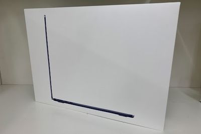 MacBook Air 13.6インチ Liquid Retinaディスプレイ MC6C4J/A [ミッドナイト]