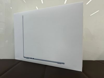 MacBook Air 15.3インチ Liquid Retinaディスプレイ MC7A4J/A [スカイブルー]