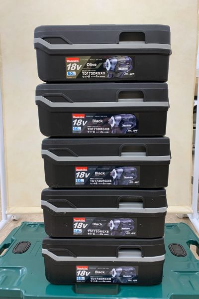 マキタ(Makita)　インパクトドライバー 　TD173DRGXB [黒]