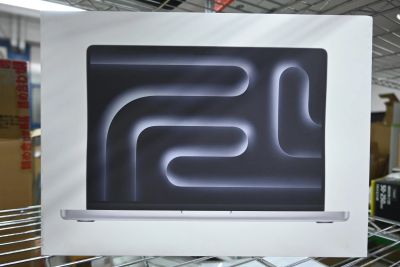 MacBook Pro 14.2インチ Liquid Retina XDRディスプレイ MDE44J/A [シルバー]お買取りいたしました！