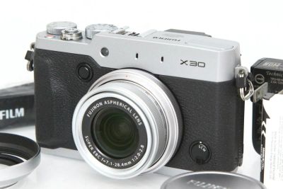 富士フイルム FUJIFILM X30 Silver