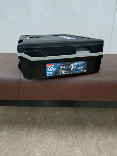マキタ(Makita)　インパクトドライバー　TD173DRGX [青]
