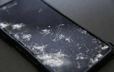 壊れたスマホ・ジャンク品もお金になる！？捨てる前に確認を！