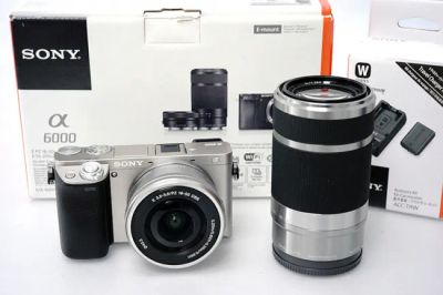 ソニー α6000 ILCE-6000Y ダブルズームキット カメラ