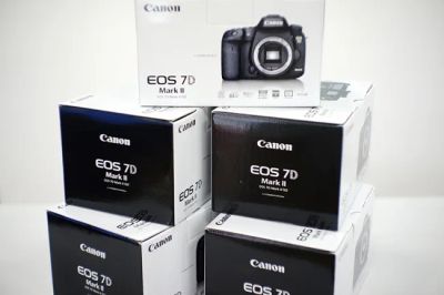 キヤノン EOS 7D Mark II ボディ カメラ