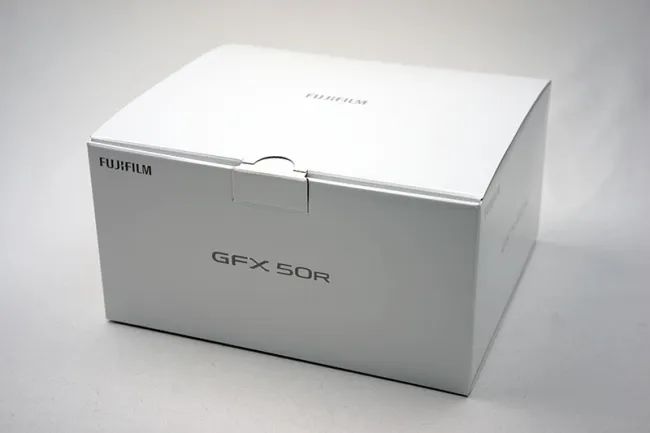 富士フイルム GFX 50R ボディ 中判ミラーレスカメラ