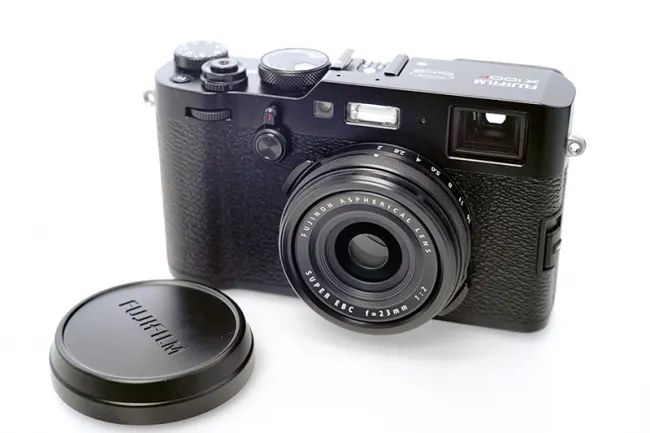 富士フイルム X100F カメラ