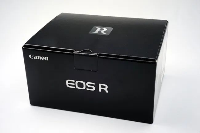 キヤノン EOS R ボディ ミラーレスカメラ