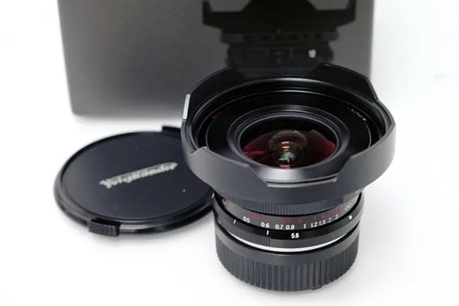 コシナ フォクトレンダー ULTRA WIDE-HELIAR 12mm F5.6 Aspherical II レンズ