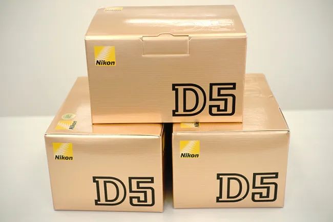 ニコン D5 XQD-Type ボディ カメラ