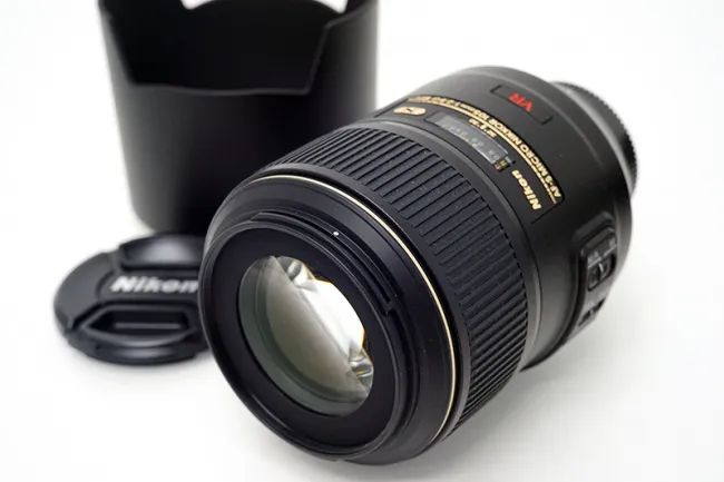 ニコン AF-S VR Micro-Nikkor 105mm F2.8G IF ED レンズ