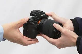 カメラ買取は専門店へ！買取業者との比較ポイント徹底解説！