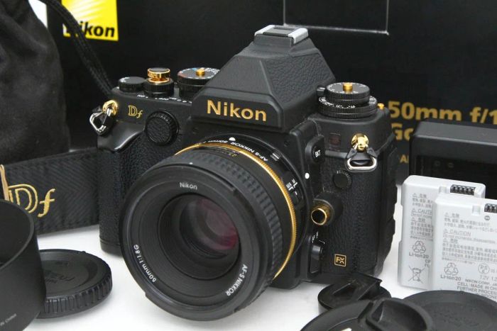 ニコン Df 50mm f/1.8G Special Gold Edition