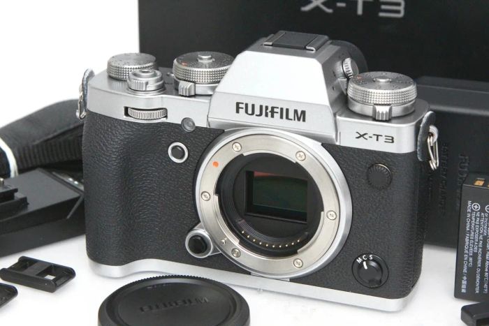 富士フイルム FUJIFILM X-T3 ボディ [シルバー]