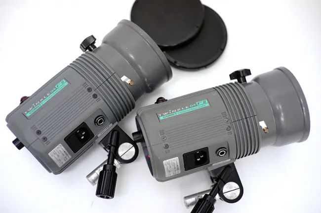 コメット TWINKLE 04F II モノブロックストロボ 撮影機材