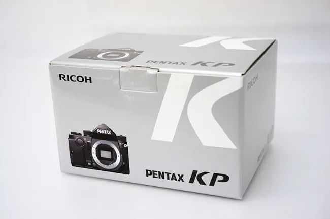 ペンタックス KP ボディ カメラ