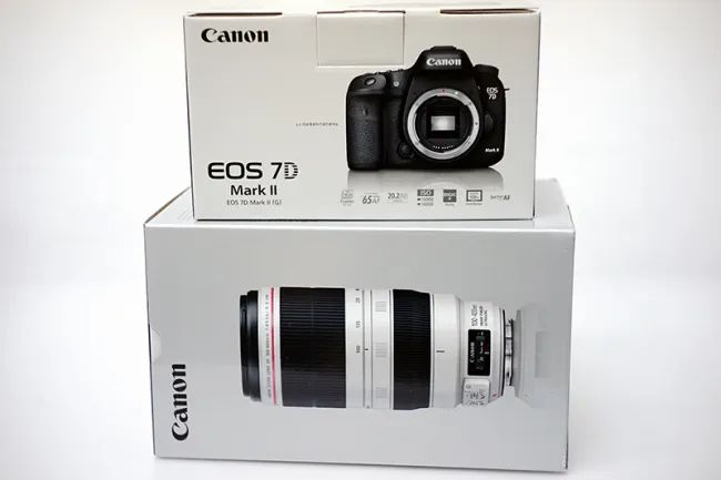 キヤノン EOS 7D Mark II ボディ - EF100-400mm F4.5-5.6L IS II USM カメラ・レンズ