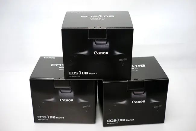 キヤノン EOS-1D X Mark II ボデ カメラ